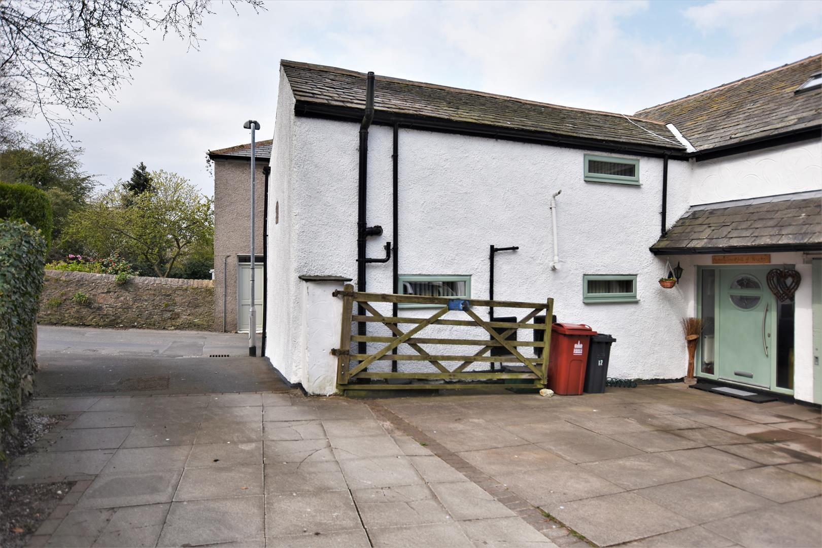 Barn Conversion Dove Cottage, Saves Lane, Ireleth